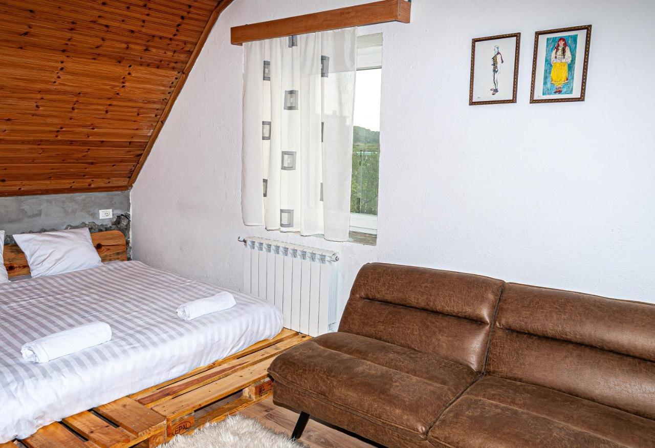 N'Konak Guesthouse Puke Ngoại thất bức ảnh