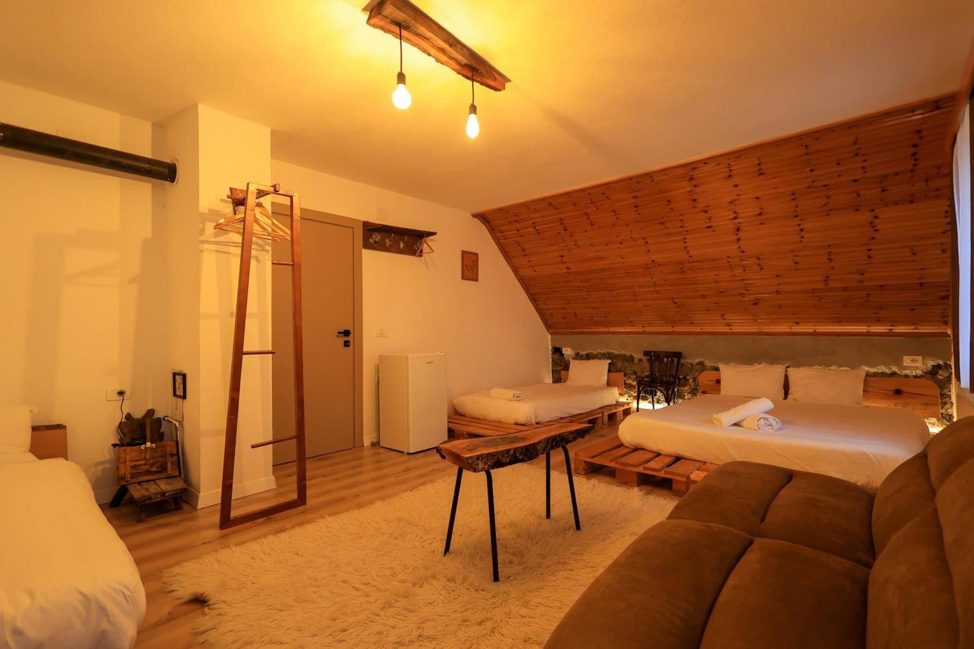 N'Konak Guesthouse Puke Ngoại thất bức ảnh