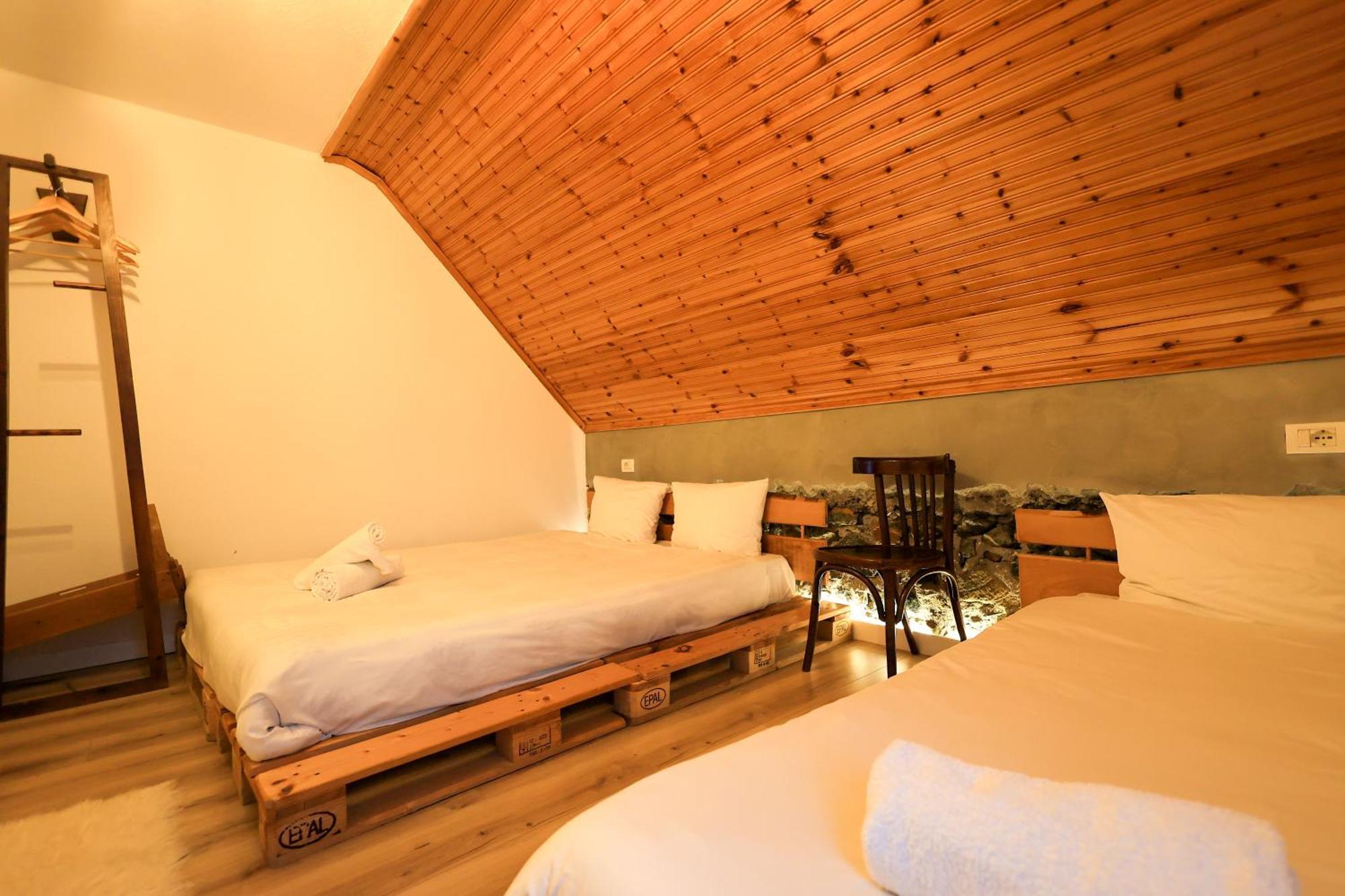 N'Konak Guesthouse Puke Ngoại thất bức ảnh