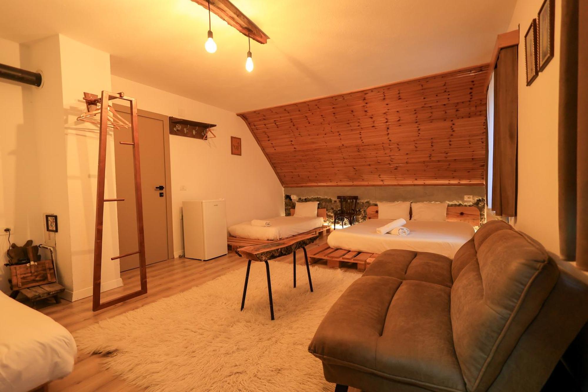 N'Konak Guesthouse Puke Ngoại thất bức ảnh